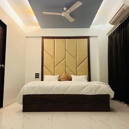 Hotel New City Light Surate Exterior foto