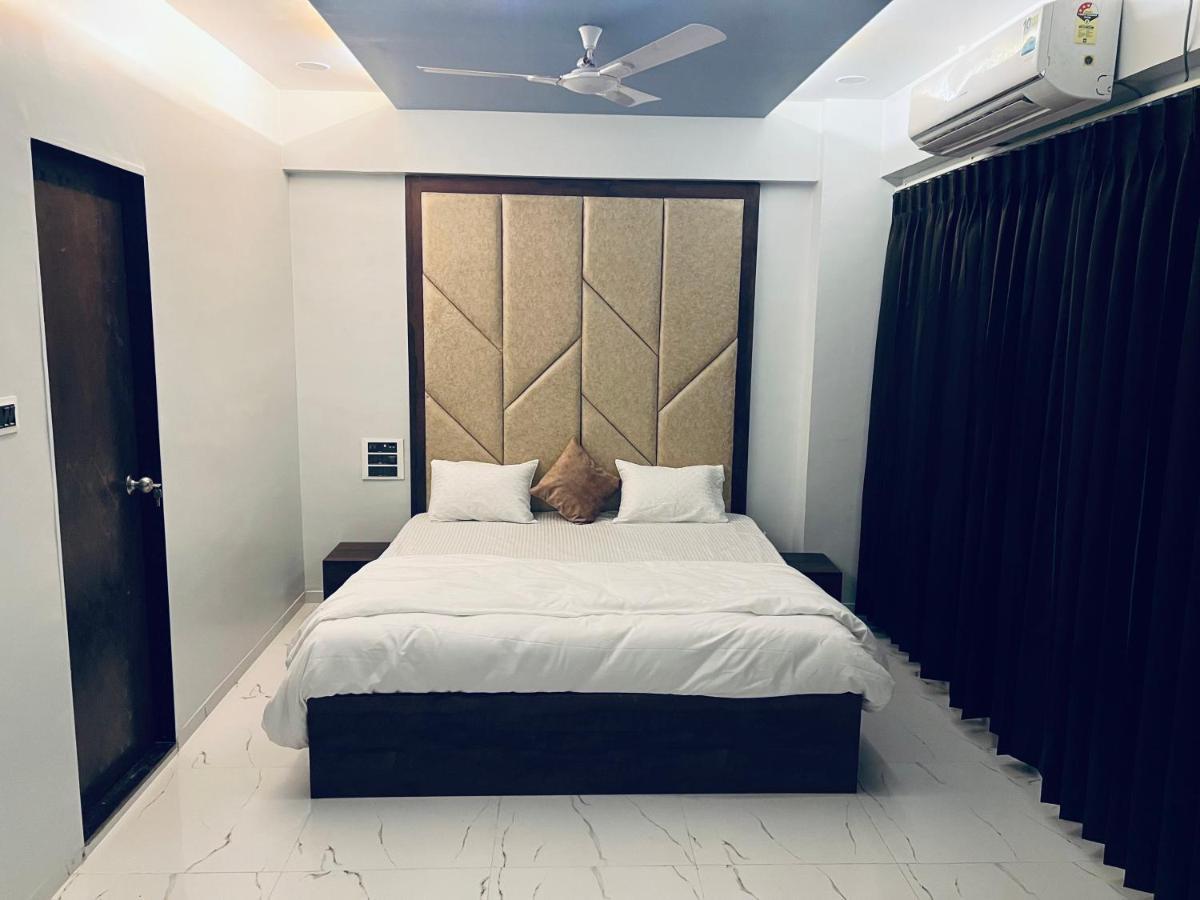 Hotel New City Light Surate Exterior foto